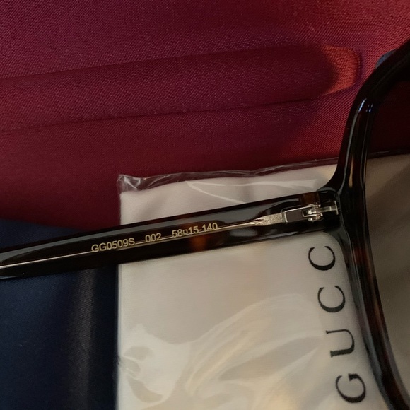 Beautiful over size Gucci ♥️ - Picture 5 of 7